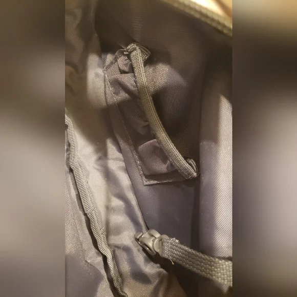 NWOT Adidas Waist Bag π - Picture 5 of 6